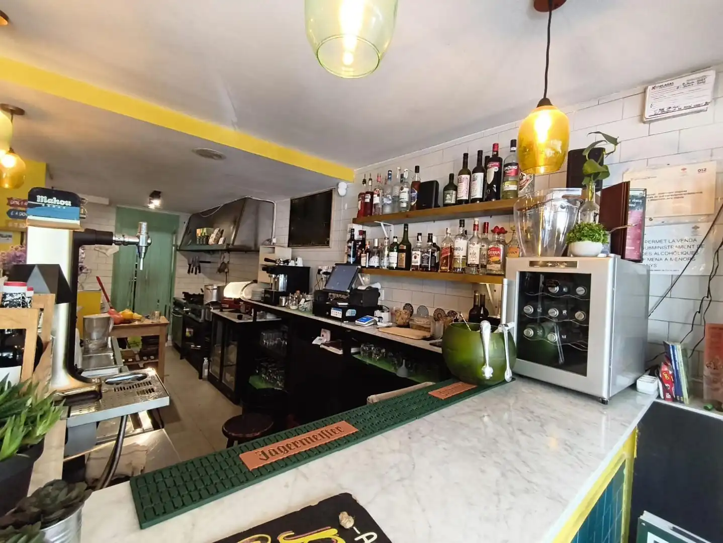 Local en traspaso en Barcelona con Aire acondicionado, Amueblado y Internet