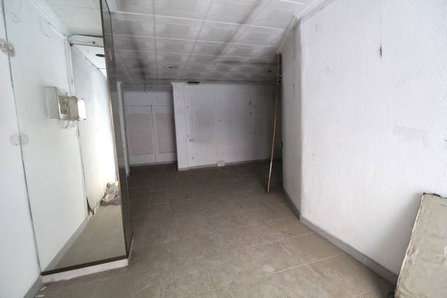 Local comercial en Alquiler en Carrer Miguel de Cervantes en Plana Lledó