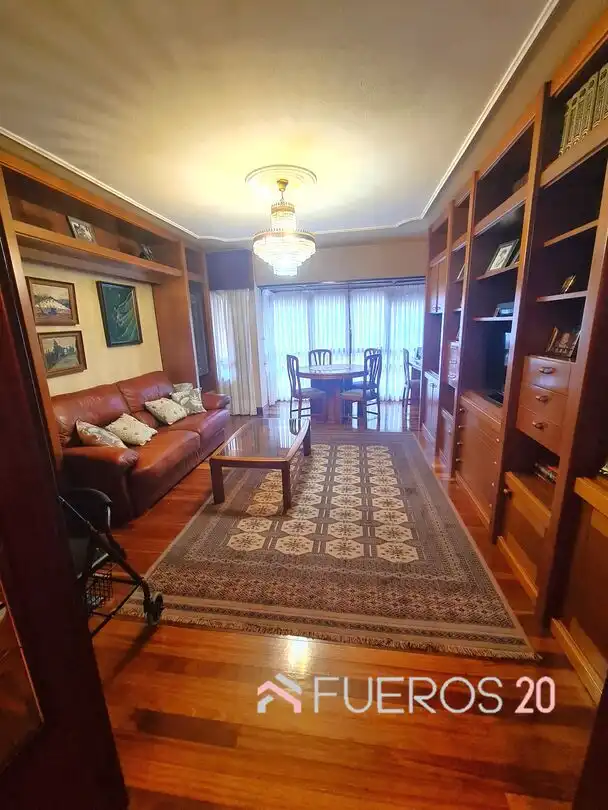 Sala de estar de Piso en venta en Barakaldo  con Calefacción, Terraza y Trastero