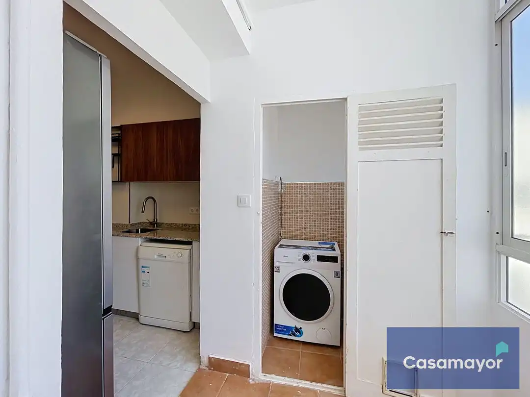 Kitchen of Flat for rent in Alicante / Alacant  with Oven, Washing machine and TV