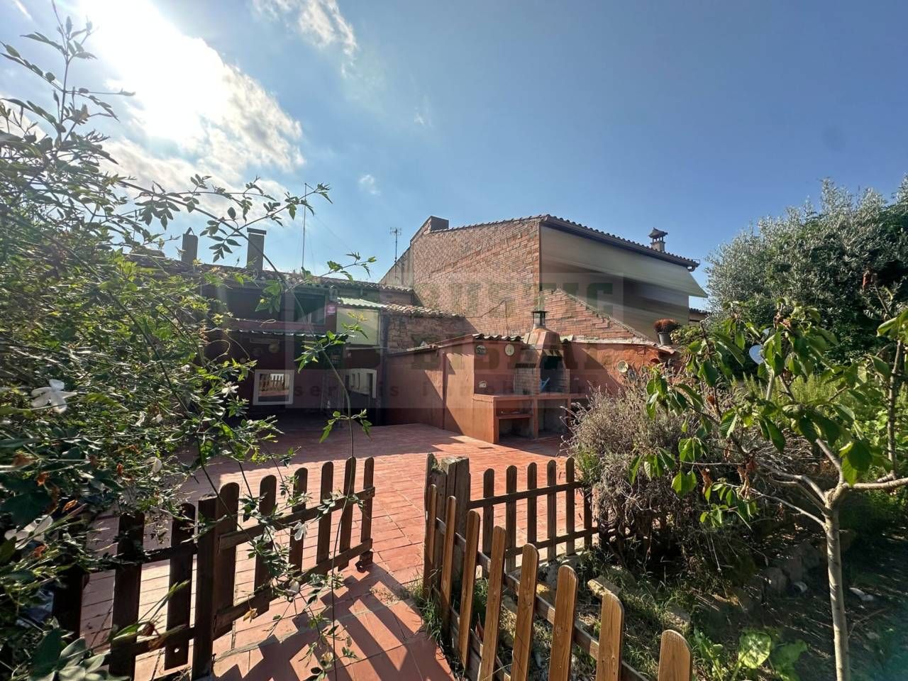 Vista exterior de Finca rústica en venda en La Bisbal d'Empordà amb Jardí privat i Terrassa
