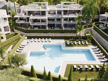 Baixos amb piscina en venda a Estepona Pueblo