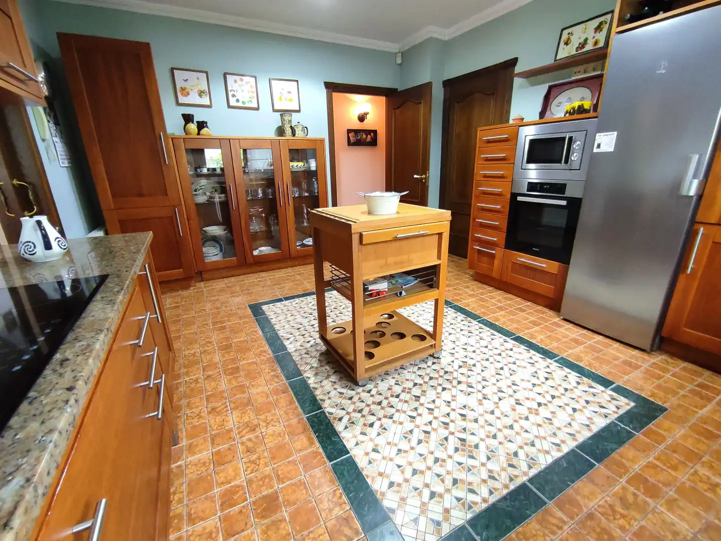 Cuina de Casa o xalet en venda en Gondomar amb Jardí privat, Parquet i Terrassa