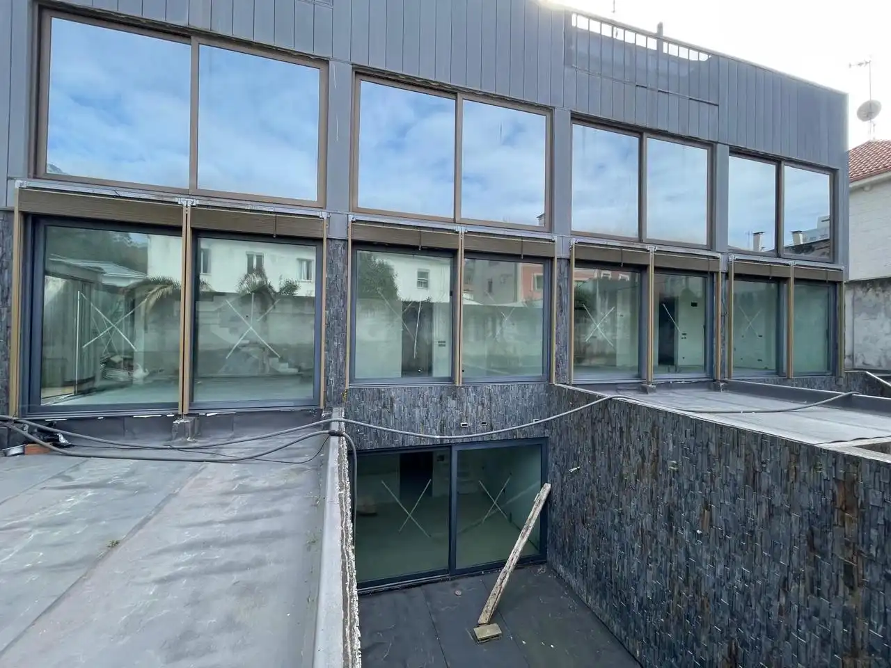 Vista exterior de Casa o xalet en venda en A Coruña Capital  amb Calefacció, Jardí privat i Terrassa