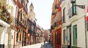Vista exterior de Edifici en venda en  Sevilla Capital