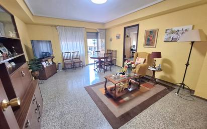 Living room of Flat for sale in  Valencia Capital  with Furnished, Oven and Washing machine