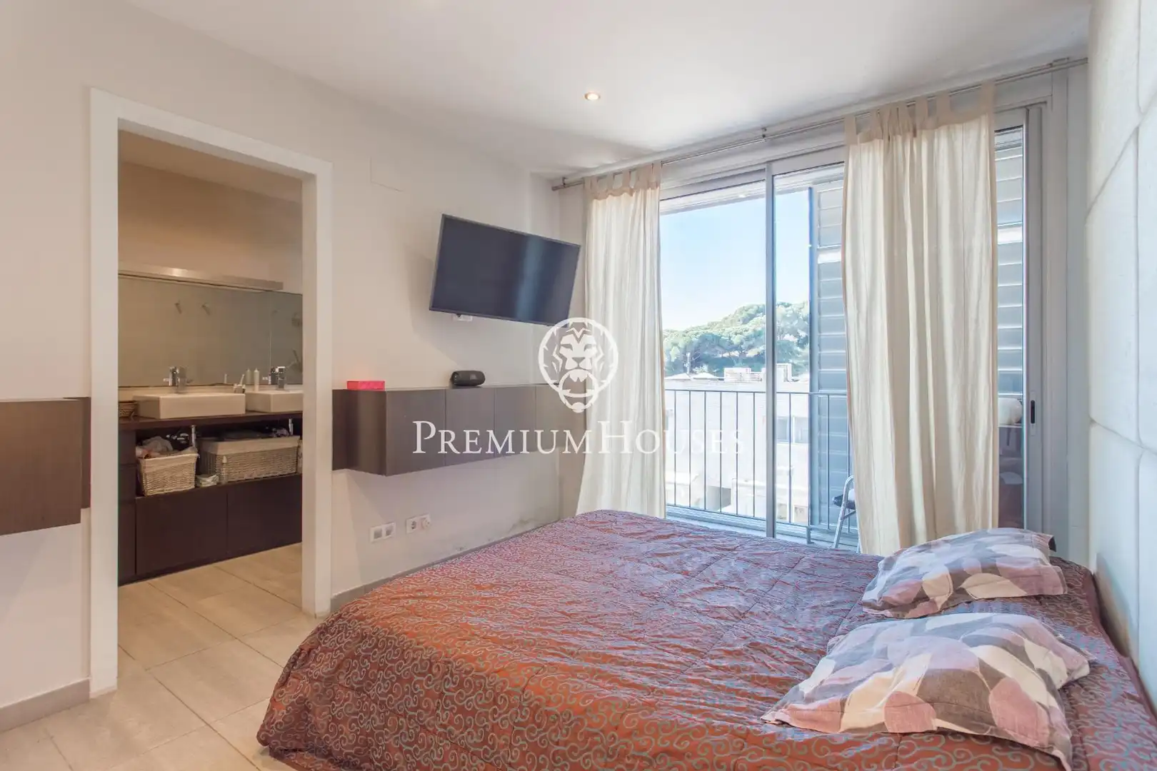 Schlafzimmer von Einfamilien-Reihenhaus zum Verkauf in Sant Pol de Mar mit Klimaanlage, Heizung und Parkett