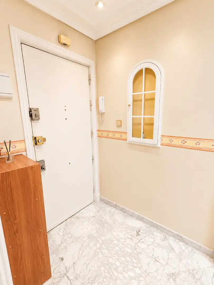 Flat for rent in Sevilla  with Air Conditioner, Terrace and Furnished