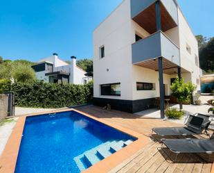 Swimming pool of House or chalet for sale in Sant Pol de Mar  with Air Conditioner, Heating and Private garden