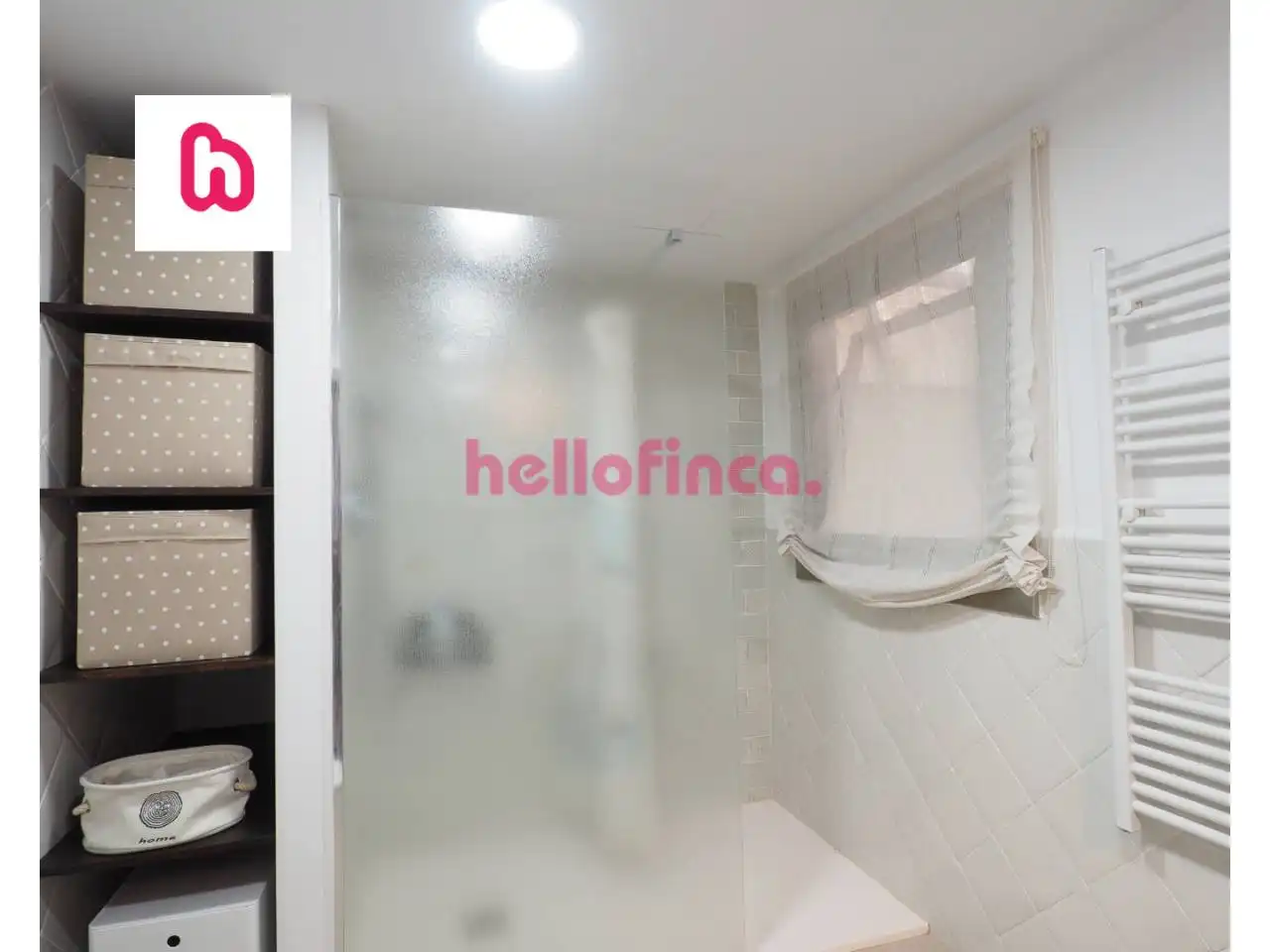 Bathroom of Flat for sale in Vilanova i la Geltrú  with Air Conditioner, Heating and Private garden