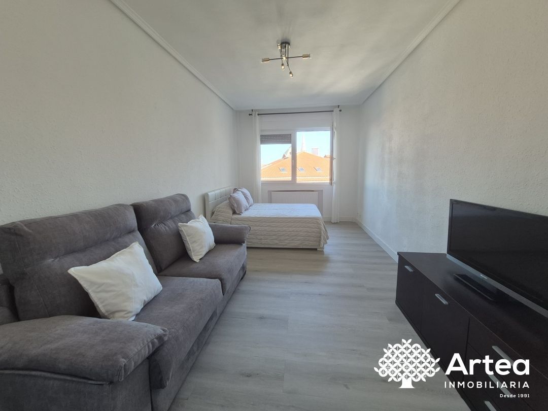 Dormitori de Apartament en venda en Bilbao  amb Calefacció
