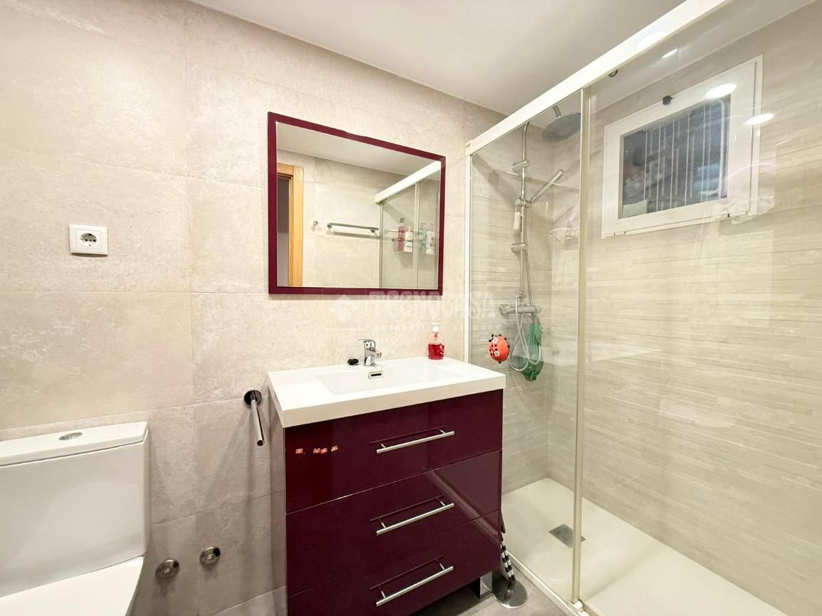 Bathroom of Flat for sale in Alcobendas  with Air Conditioner, Heating and Parquet flooring