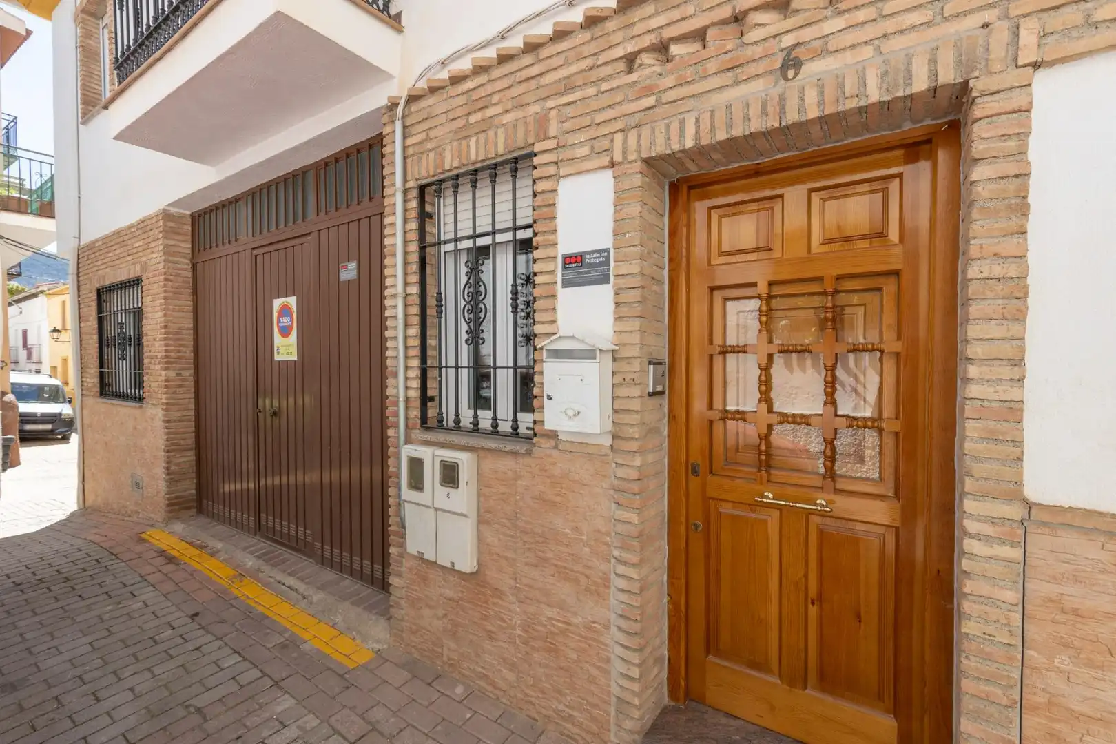 Vista exterior de Casa o xalet en venda en Dílar amb Aire condicionat i Balcó