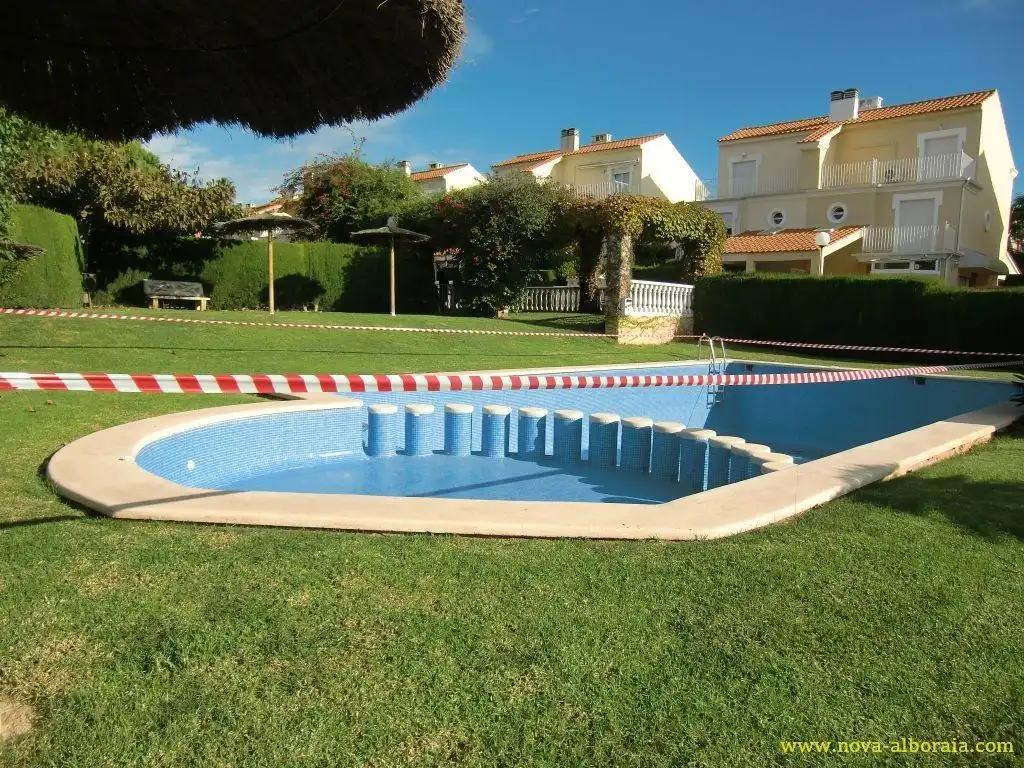 Piscina de Casa adosada en venta en Bétera con Aire acondicionado, Calefacción y Jardín privado