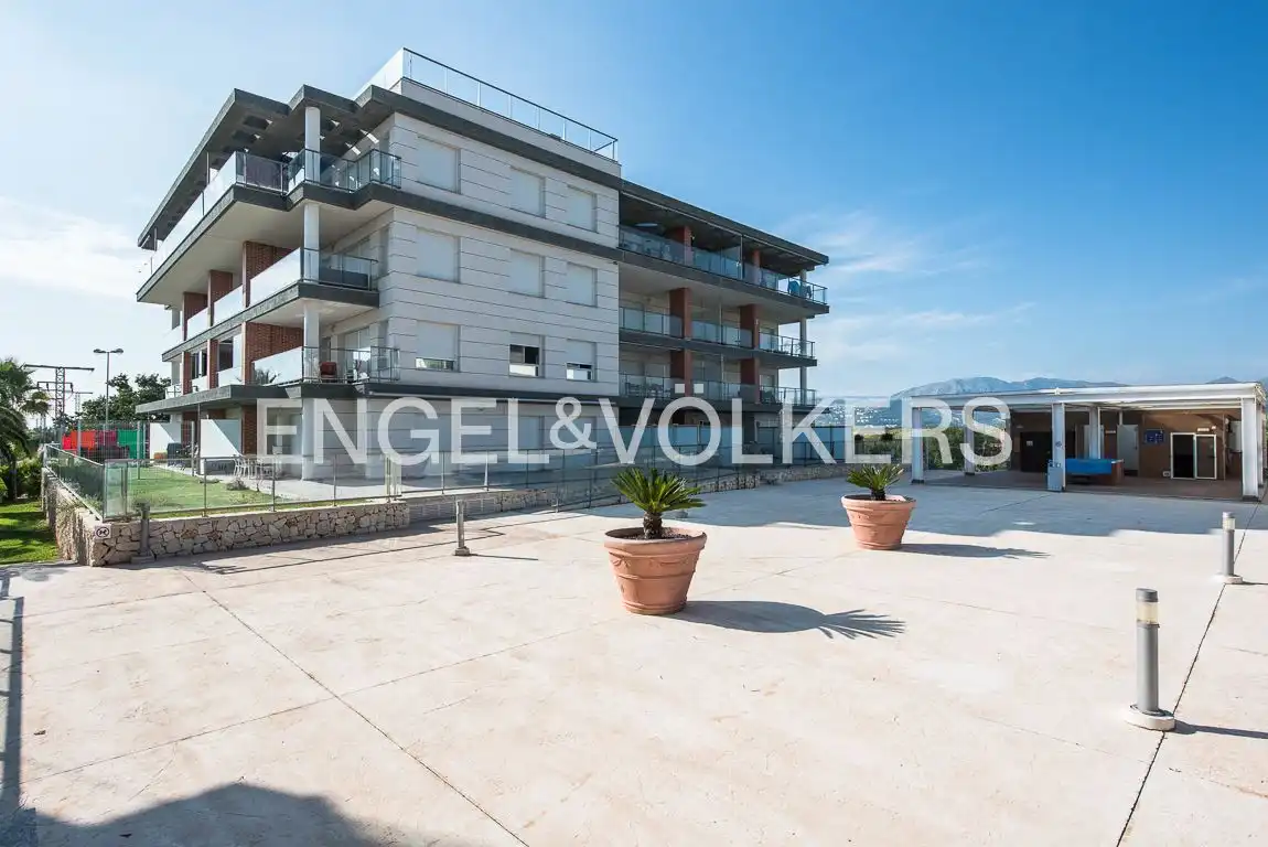 Terrasse von Dachboden zum Verkauf in Oliva mit Klimaanlage, Heizung und Terrasse