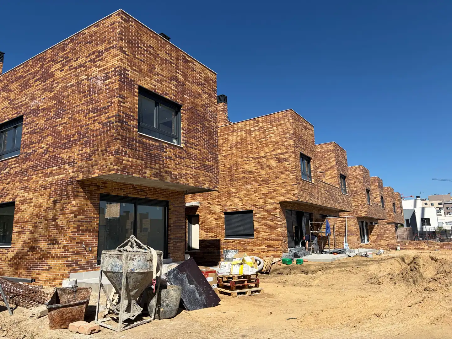 Vista exterior de Casa o xalet en venda en Móstoles amb Aire condicionat, Calefacció i Jardí privat