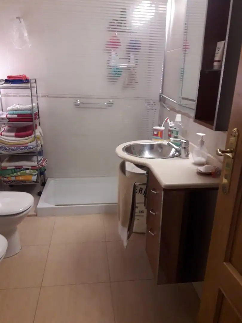 Badezimmer von Wohnungen zur Miete in Águilas mit Klimaanlage, Heizung und Möbliert
