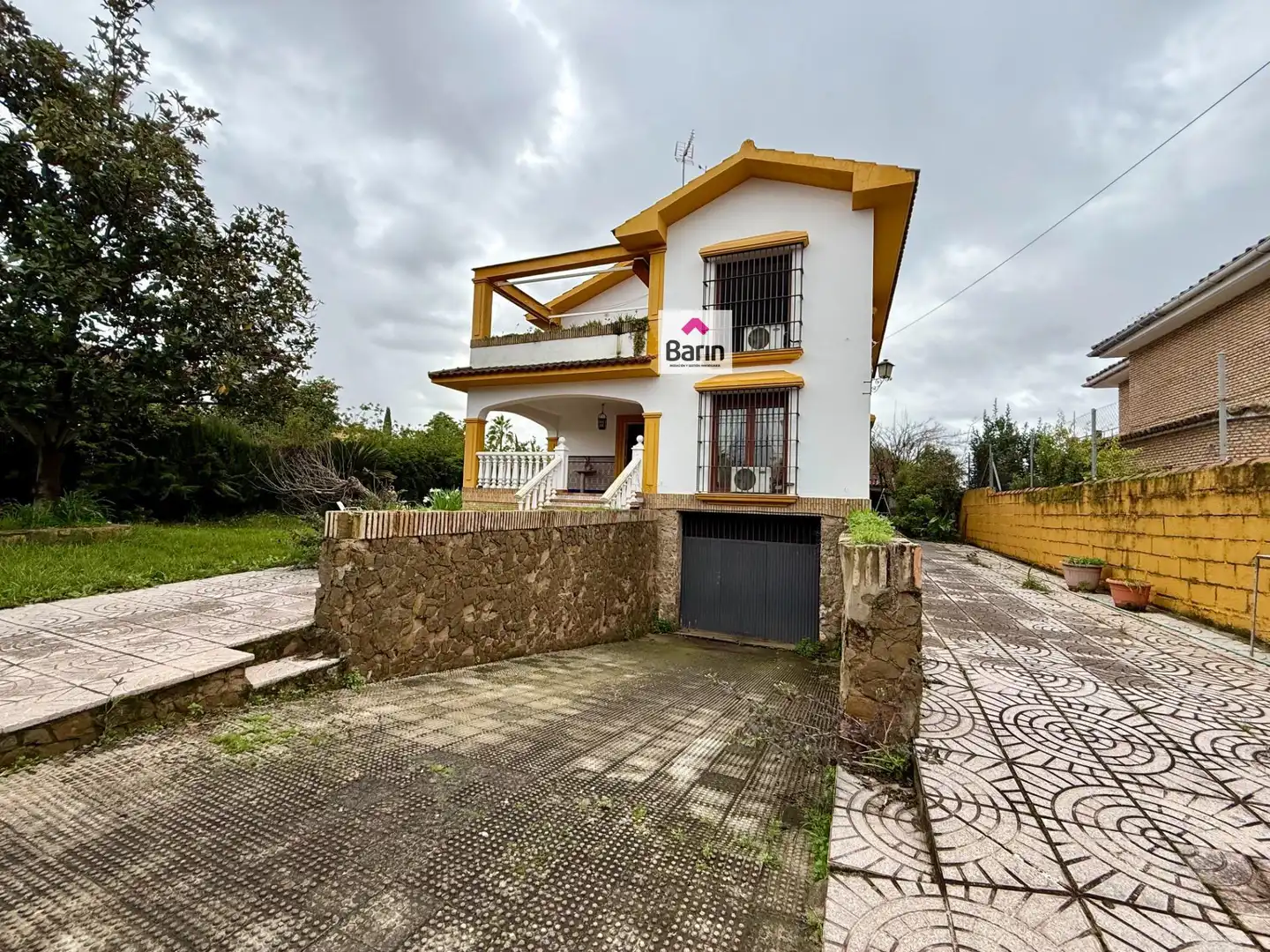 Vista exterior de Casa o xalet en venda en Córdoba amb Jardí privat, Terrassa i Traster