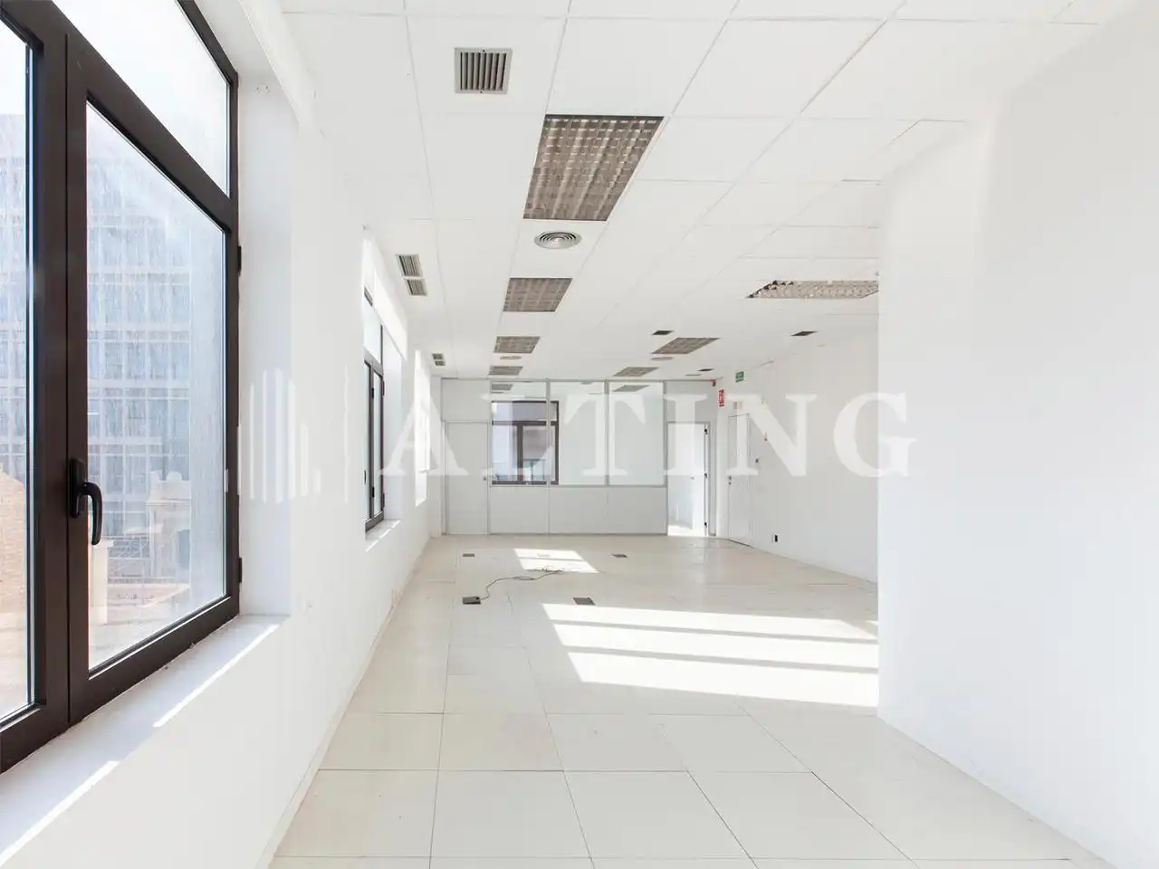 Office space with lift to rent in Catalunya, imagen 12