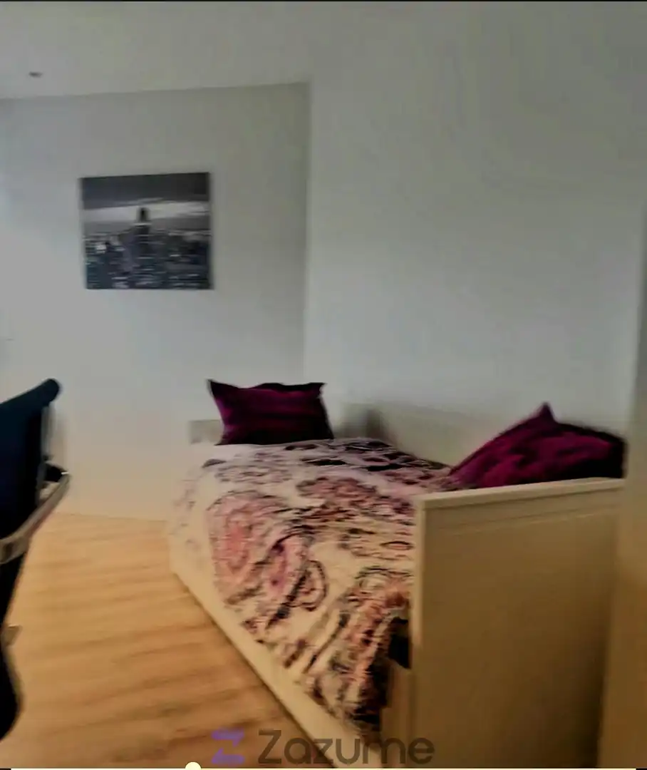 Dormitori de Apartament de lloguer en Bilbao  amb Calefacció, Terrassa i Moblat