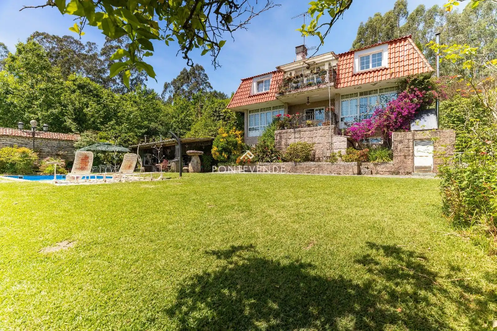 Jardí de Casa o xalet en venda en Pontevedra Capital  amb Terrassa, Traster i Piscina