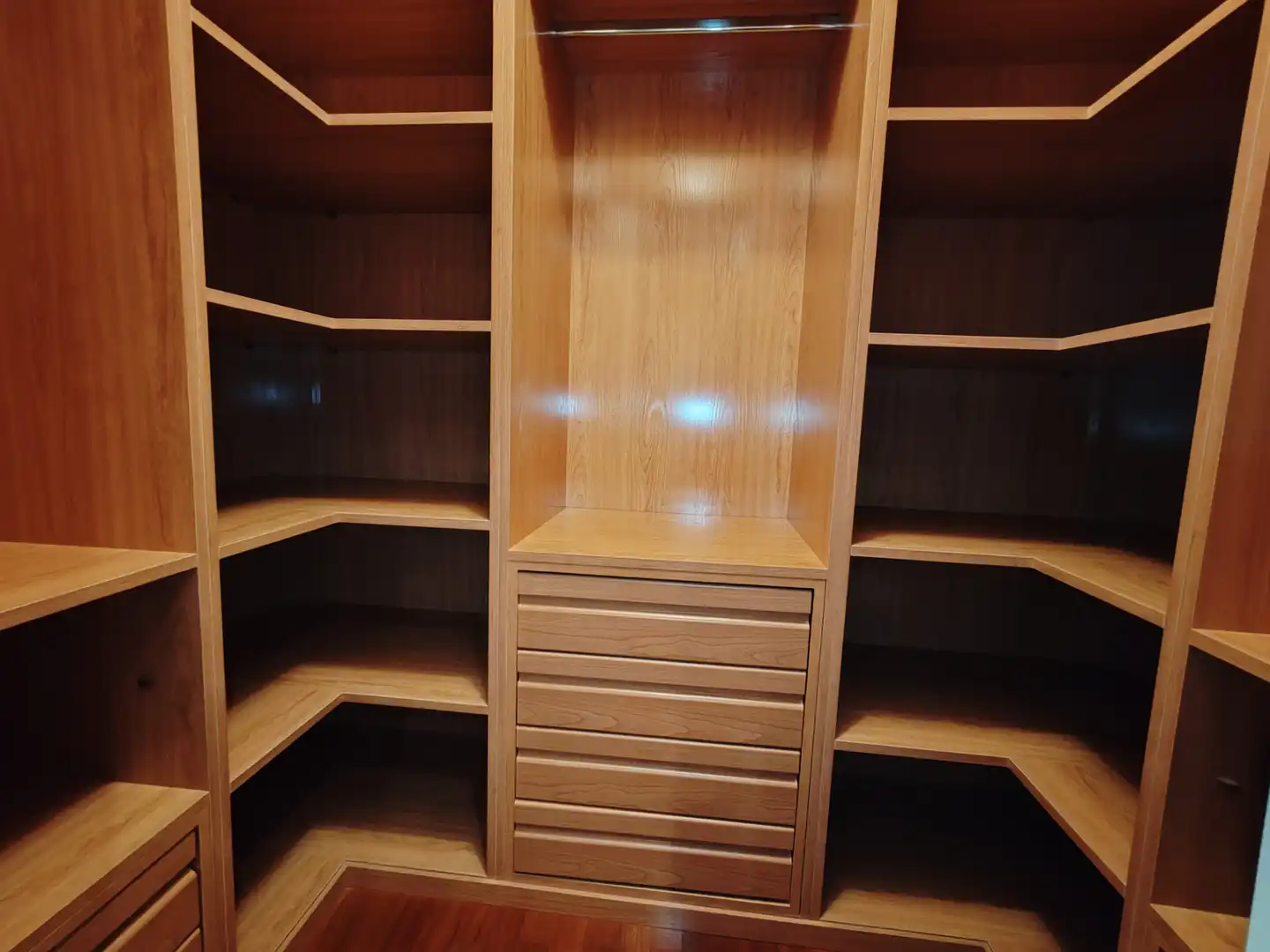 Schlafzimmer von Wohnung zur Miete in Madrid mit Klimaanlage, Parkett und Möbliert