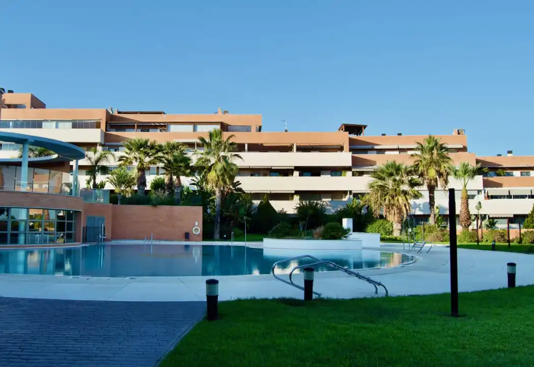 Swimming pool of Flat for rent in Torremolinos  with Air Conditioner, Heating and Terrace