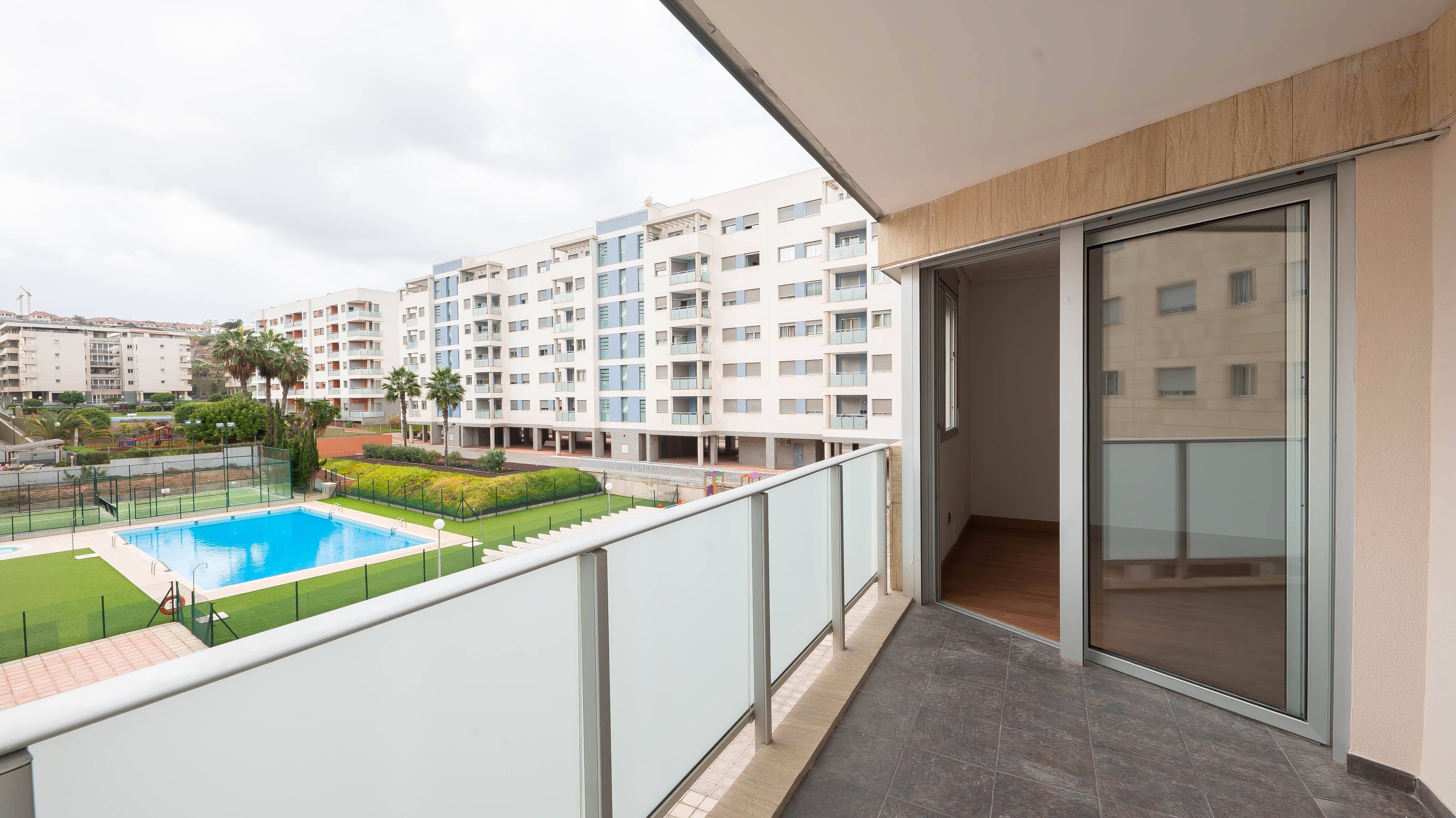 Balcony of Flat for sale in Las Palmas de Gran Canaria  with Parquet flooring, Terrace and Storage room