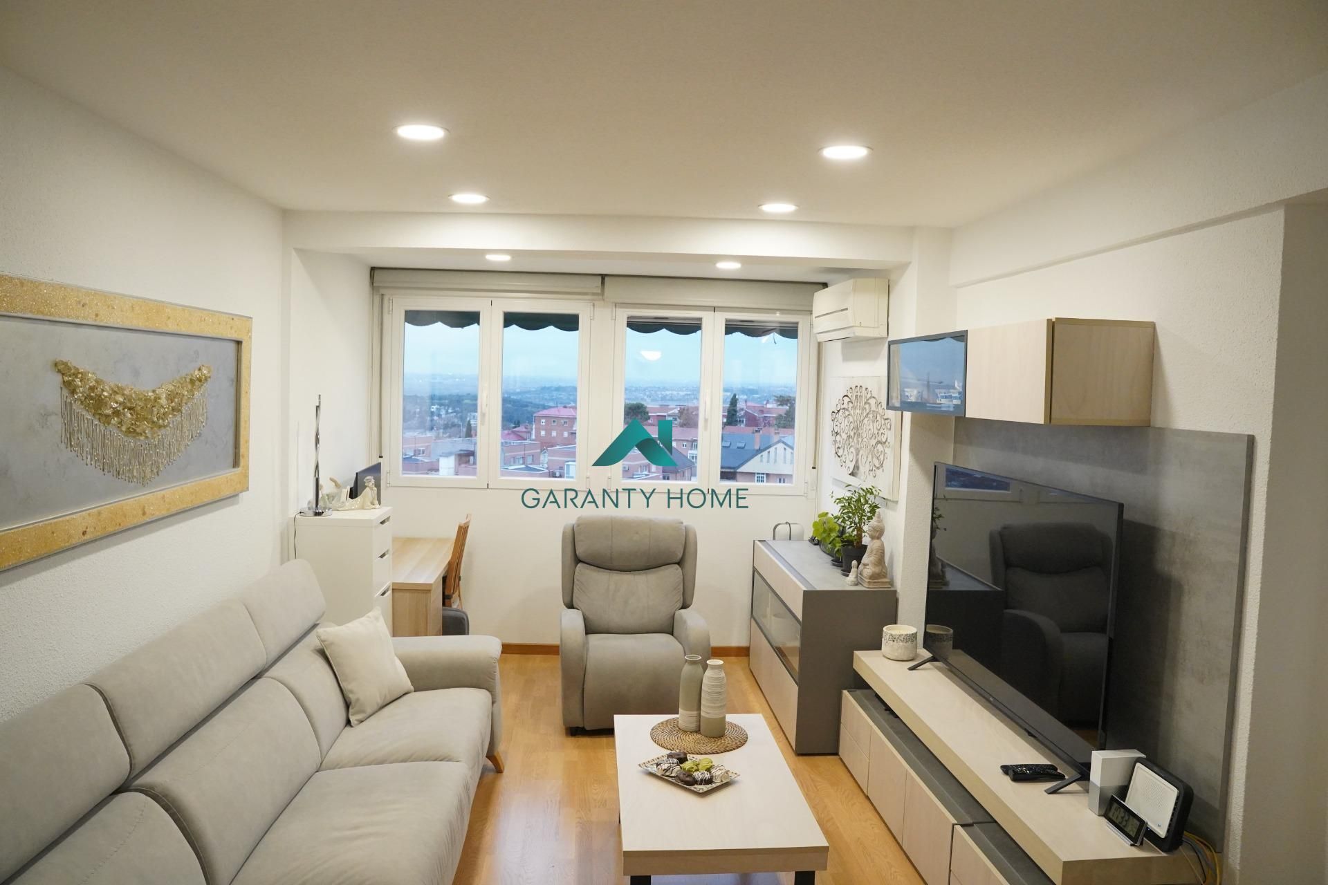 Living room of Flat for sale in  Madrid Capital  with Air Conditioner and Heating