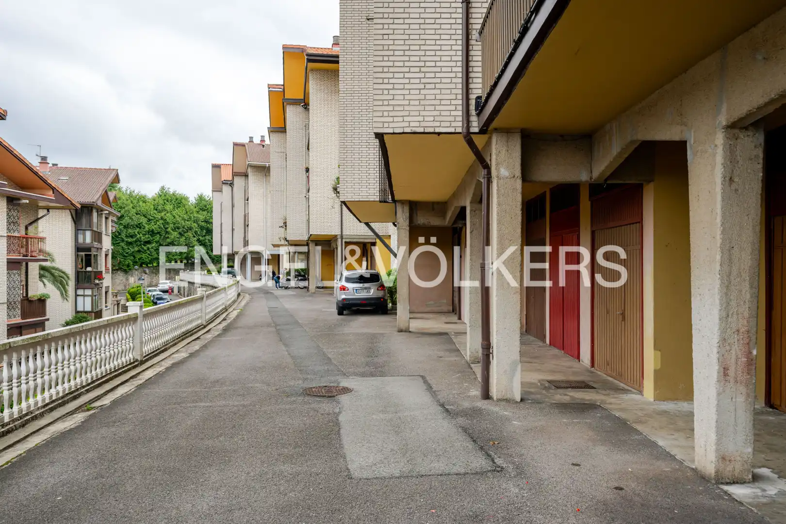 Vista exterior de Pis en venda en Donostia - San Sebastián  amb Calefacció, Terrassa i Traster