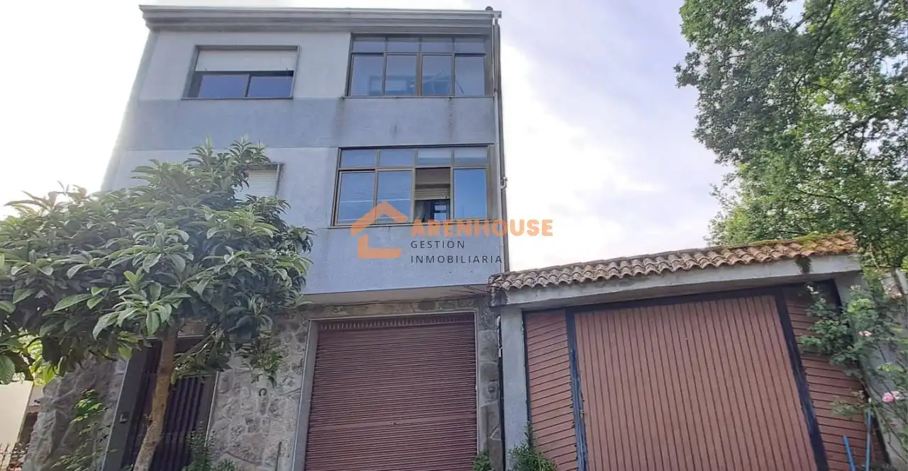 Casa amb jardí en venda a O Carballiño