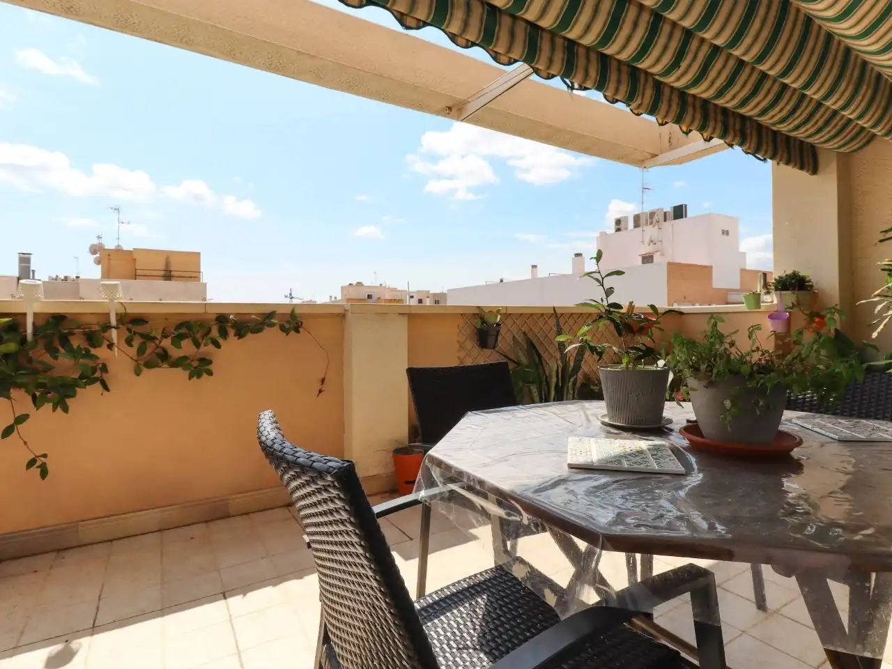 Penthouse with lift for sale in san pascual 121