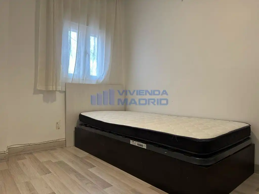 Schlafzimmer von Wohnung zur Miete in Madrid mit Heizung, Terrasse und Abstellraum
