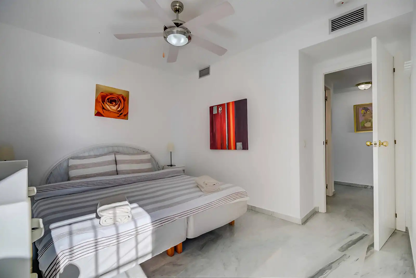 Habitación de Planta baja en venta en Benalmádena con Aire acondicionado, Terraza y Piscina