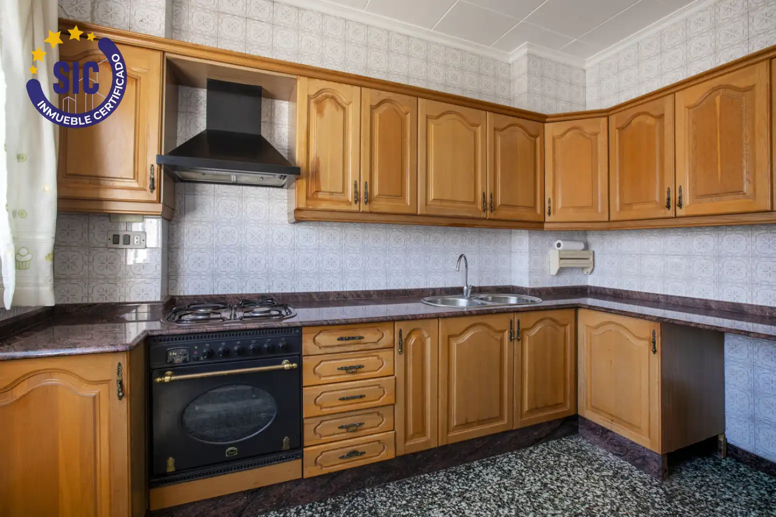 Cocina de Piso en venta en Valencia con Calefacción, Trastero y Balcón
