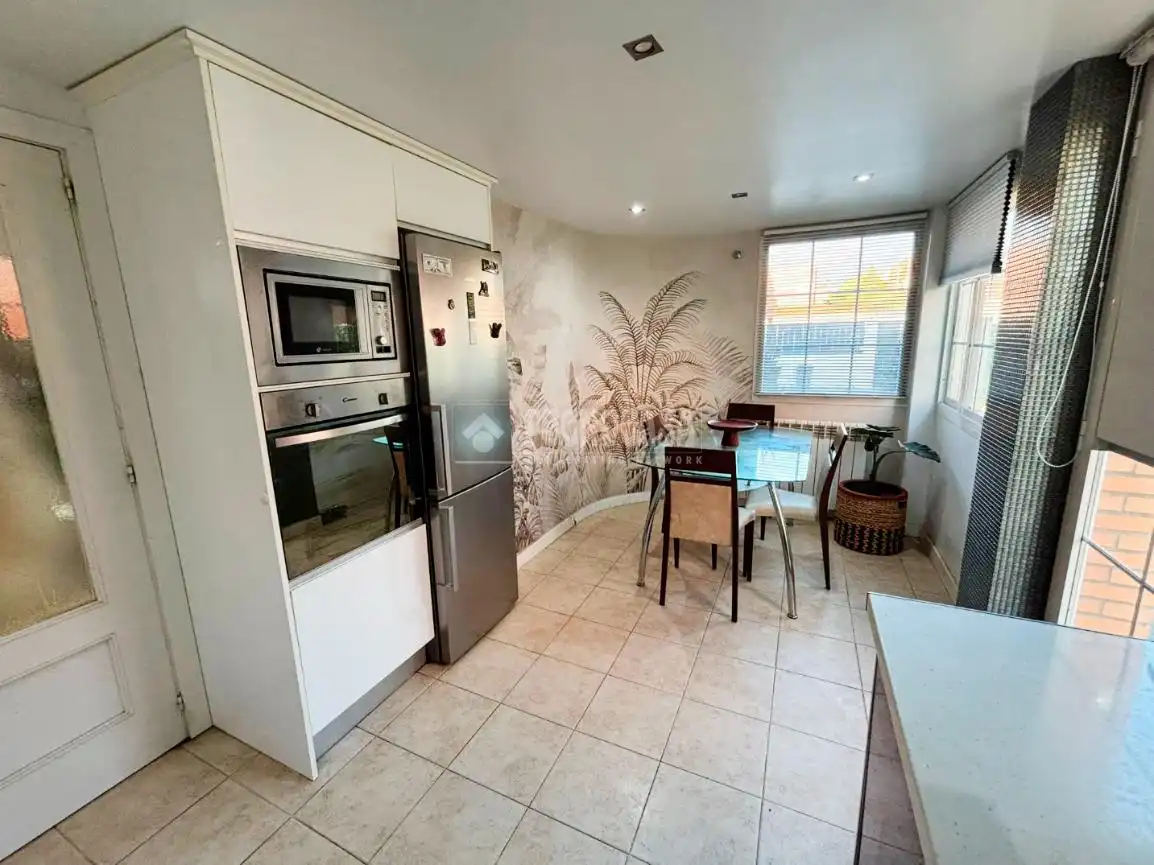 Cocina de Casa adosada en venta en Zaragoza con Aire acondicionado