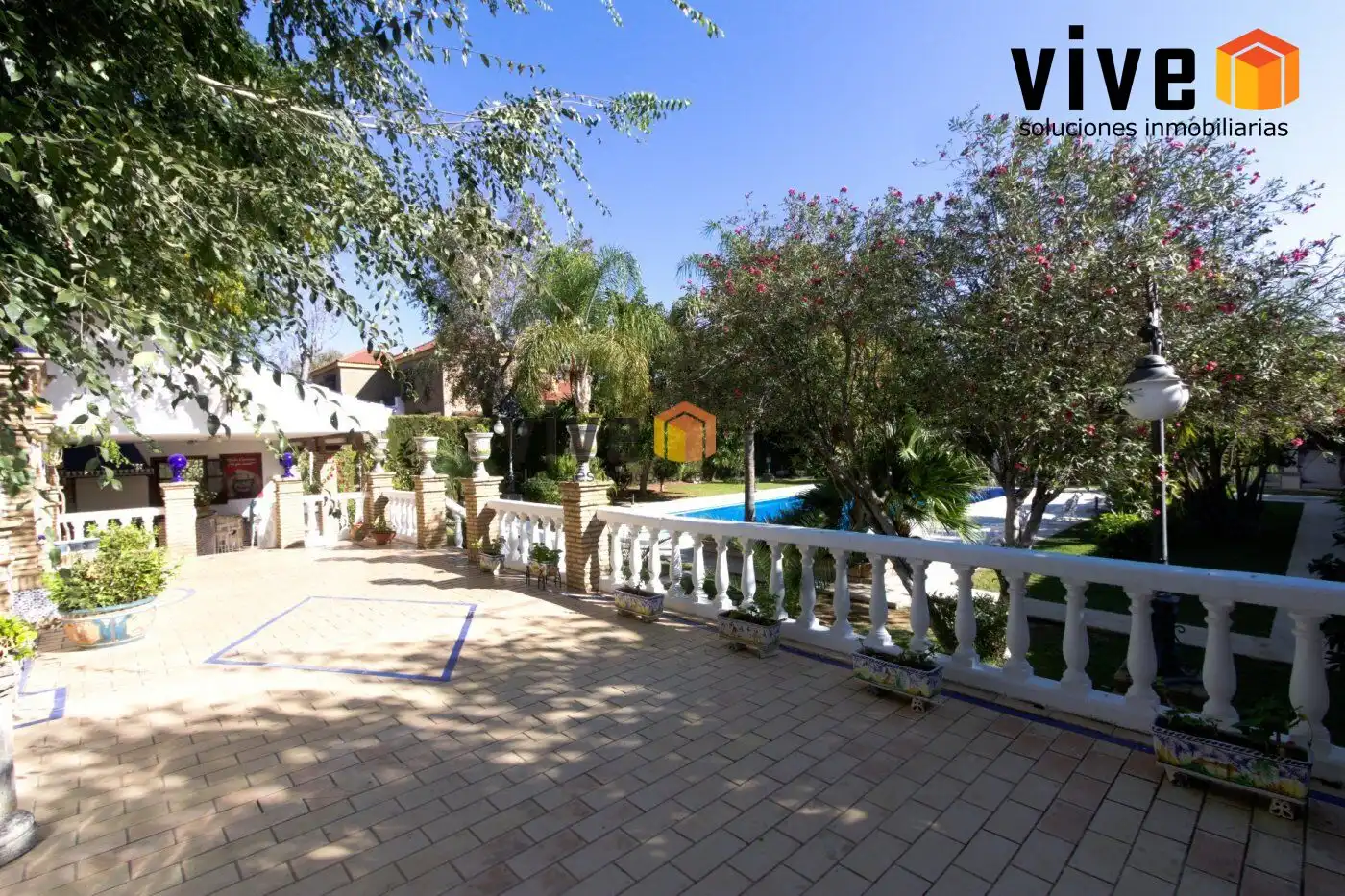 Garden of Houses for sale in Espartinas  with Air Conditioner, Heating and Terrace