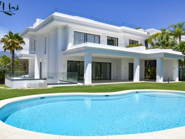 Casa amb piscina en venda a Milla de Oro