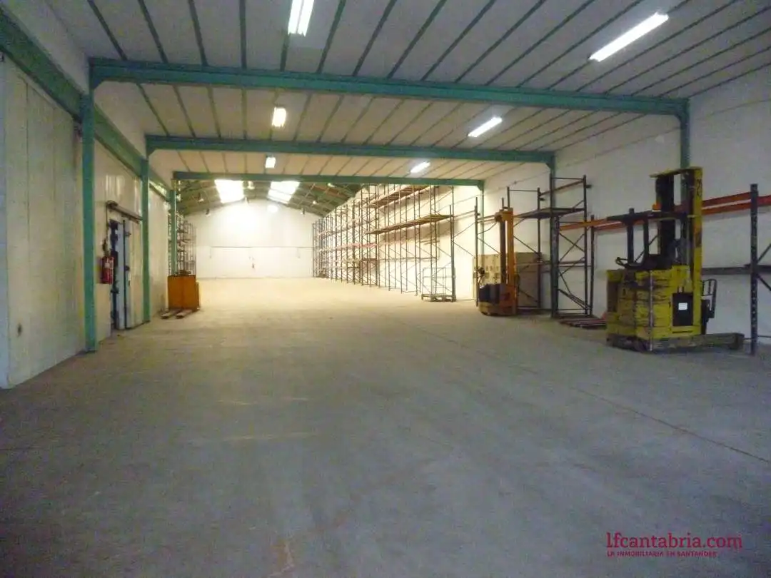 Nave industrial de alquiler en Camargo