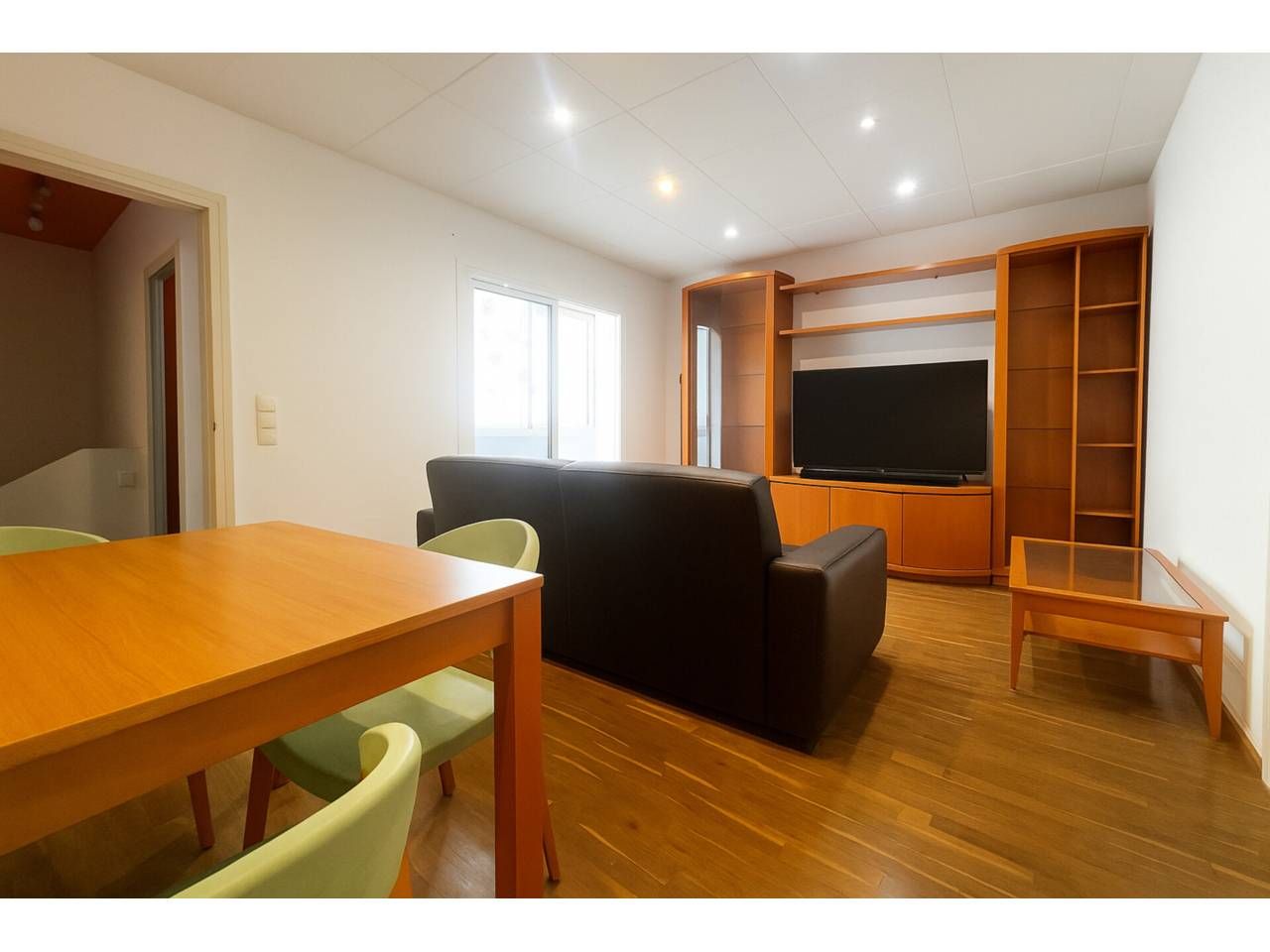 Sala d'estar de Pis en venda en Santa Coloma de Gramenet amb Aire condicionat i Parquet