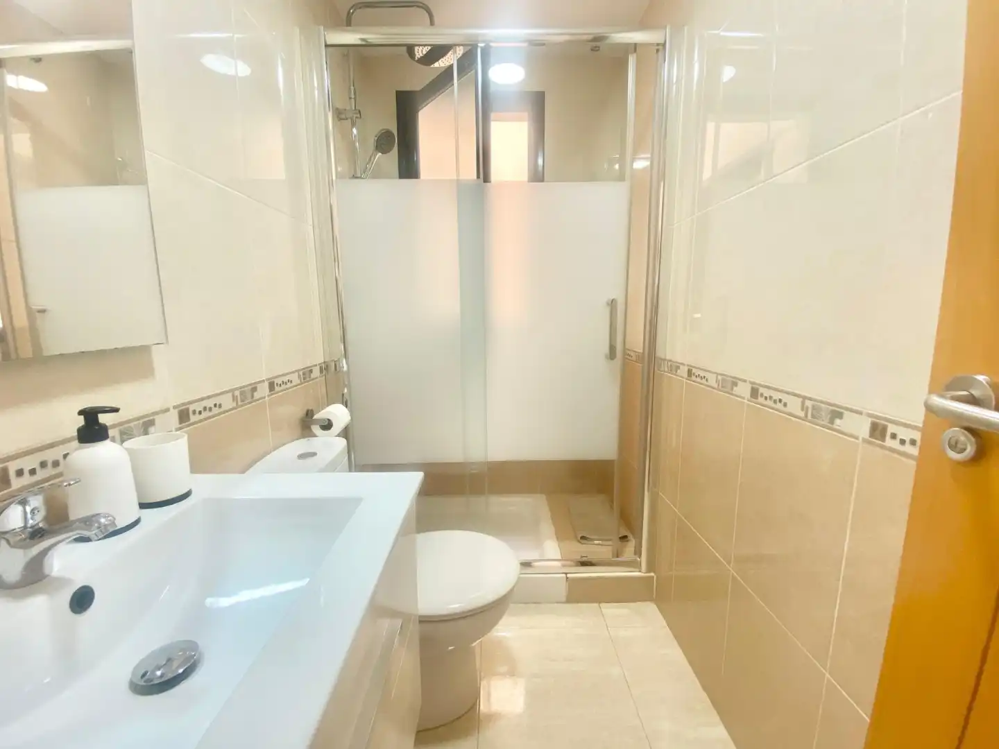 Bany de Apartament de lloguer en El Campello amb Piscina, Moblat i Rentadora