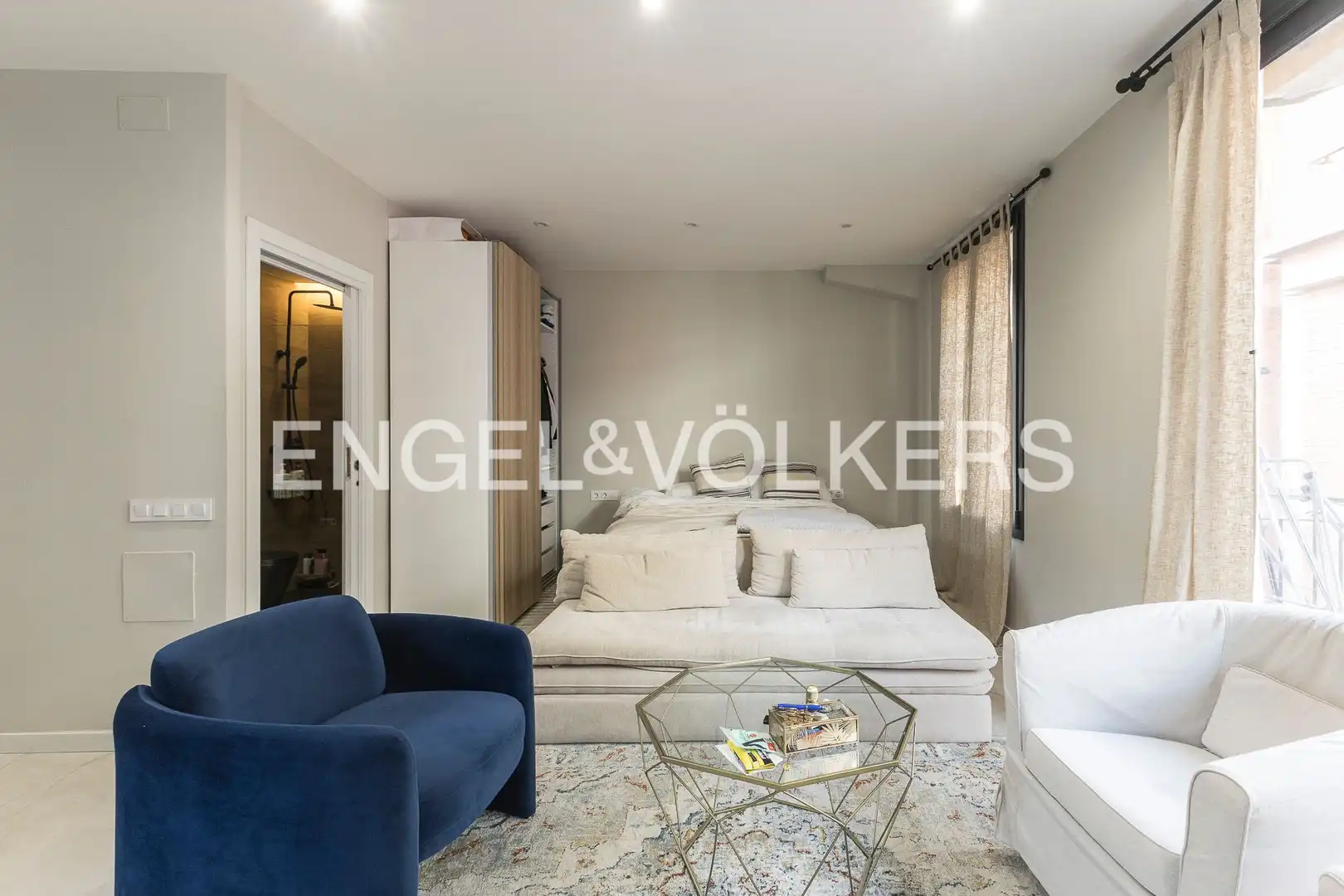 Sala d'estar de Casa o xalet en venda en Barcelona amb Aire condicionat, Calefacció i Terrassa