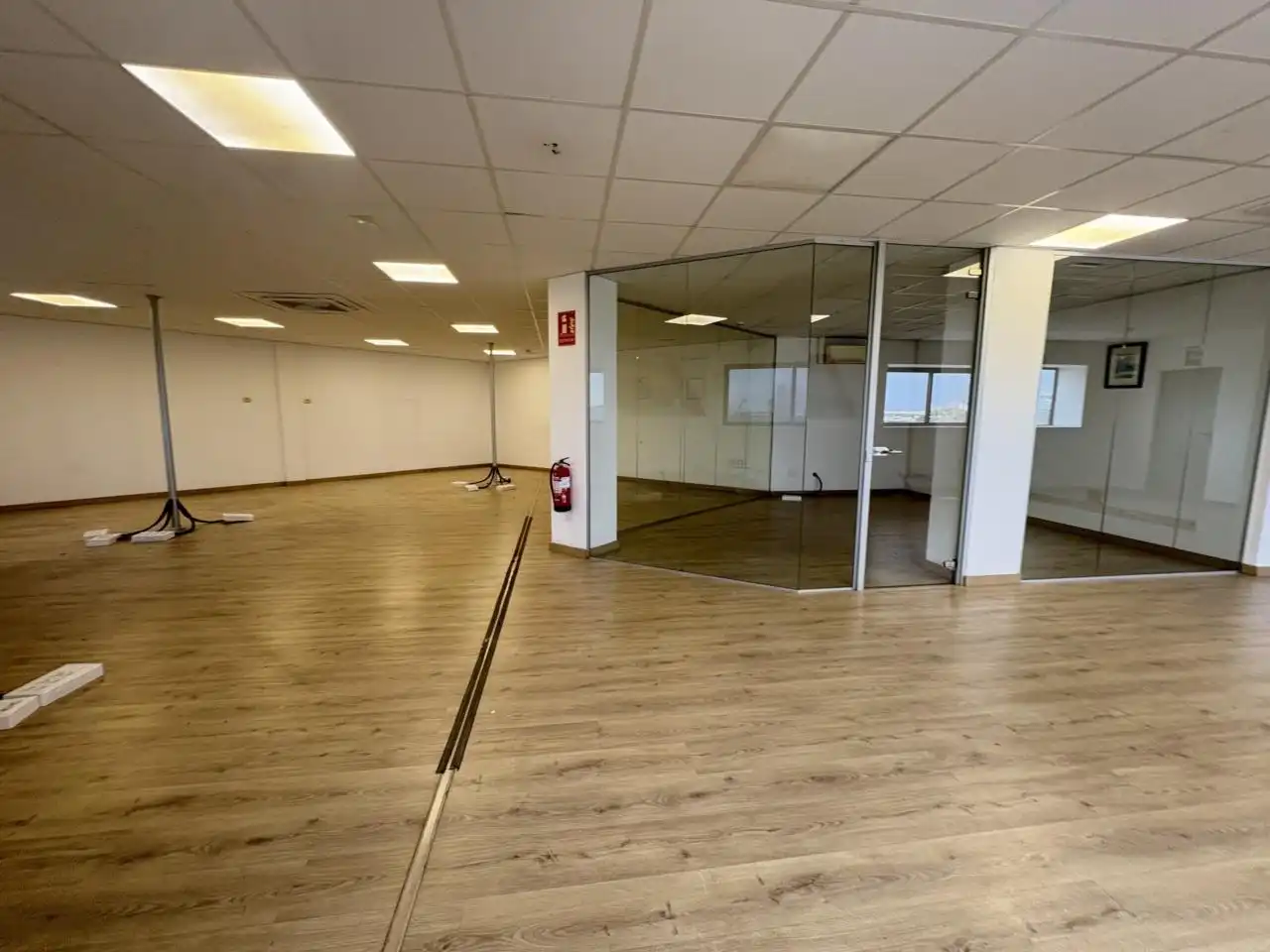 Nave industrial de alquiler en El Prat de Llobregat con Calefacción y Alarma