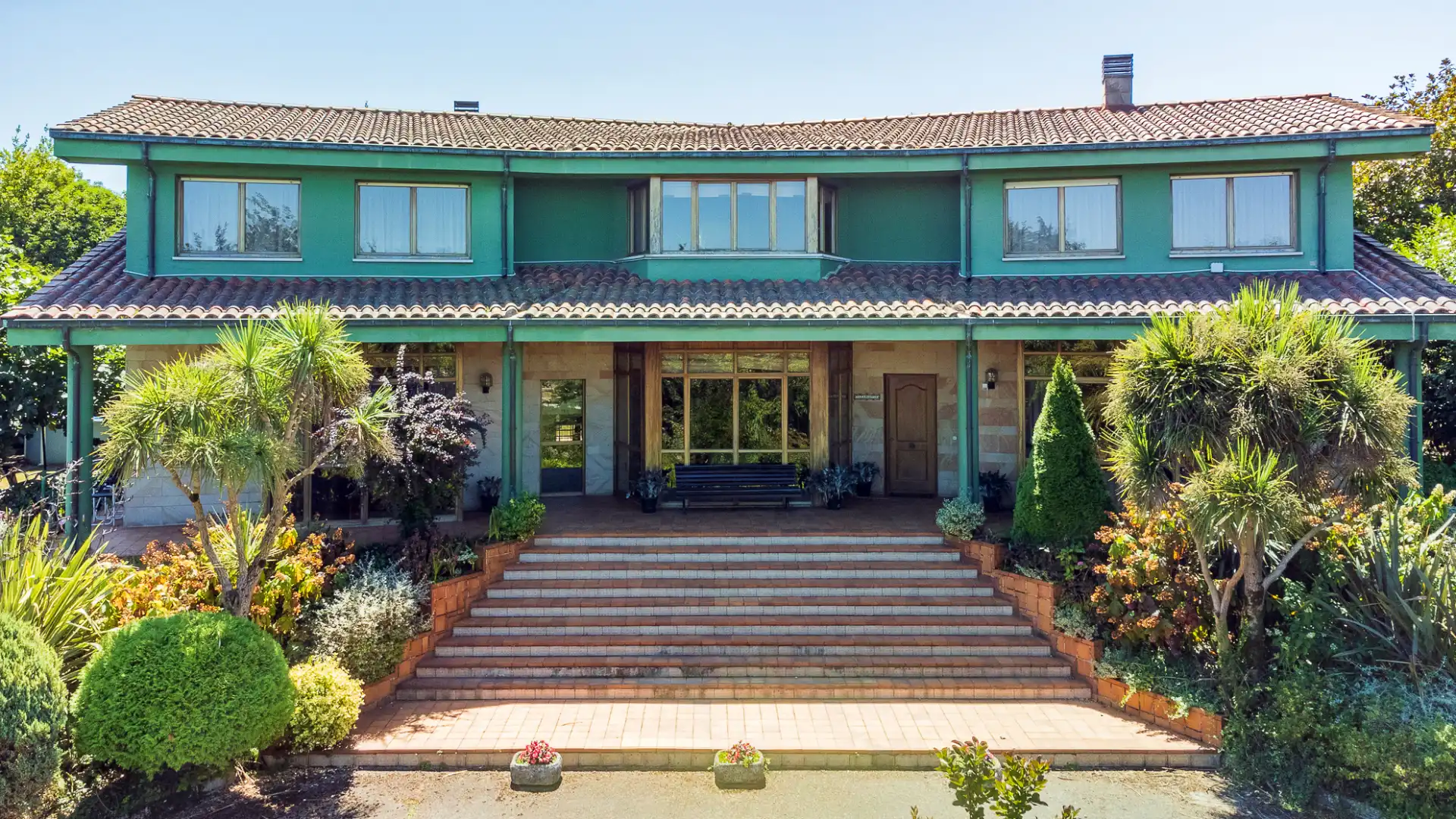 Vista exterior de Casa o chalet en venta en Oviedo  con Calefacción, Jardín privado y Parquet