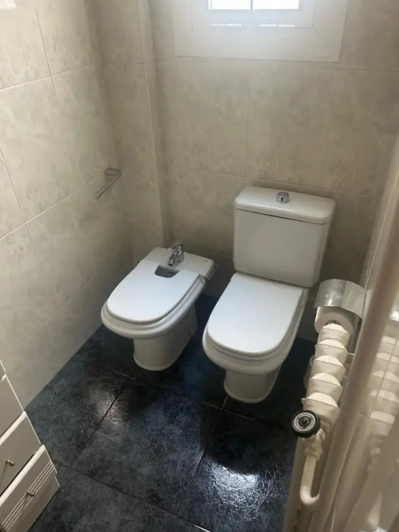 Baño de Piso en venta en Lleida con Calefacción, Parquet y Amueblado