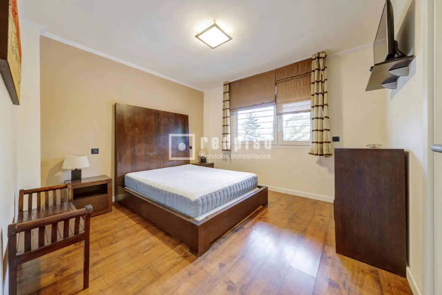 Bedroom of Houses for sale in Pozuelo de Alarcón  with Air Conditioner, Heating and Private garden