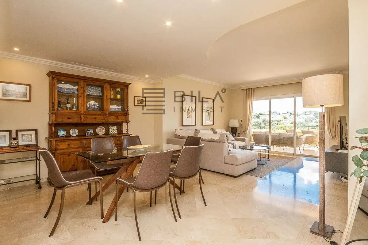 Piso con piscina en venta en Elviria Hills, imagen 9