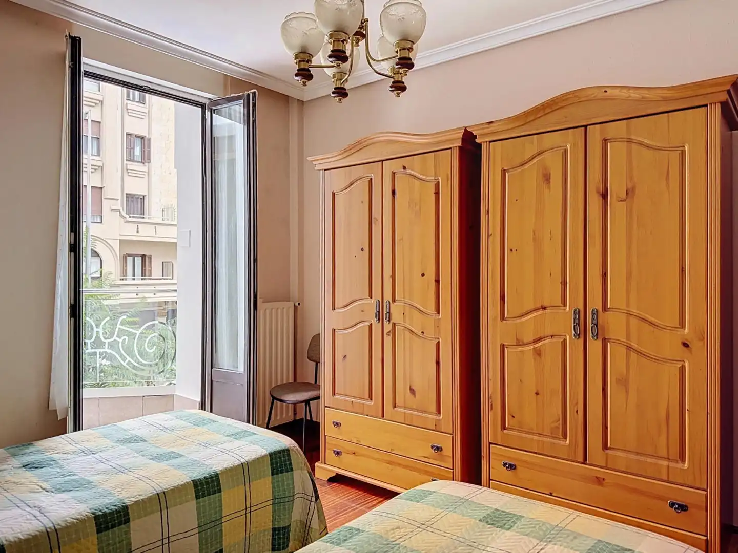Habitación de Piso en venta en Donostia - San Sebastián  con Calefacción y Balcón
