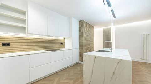 Foto 2 de Piso en venta en Urkijo Kalea, Las Arenas, Getxo