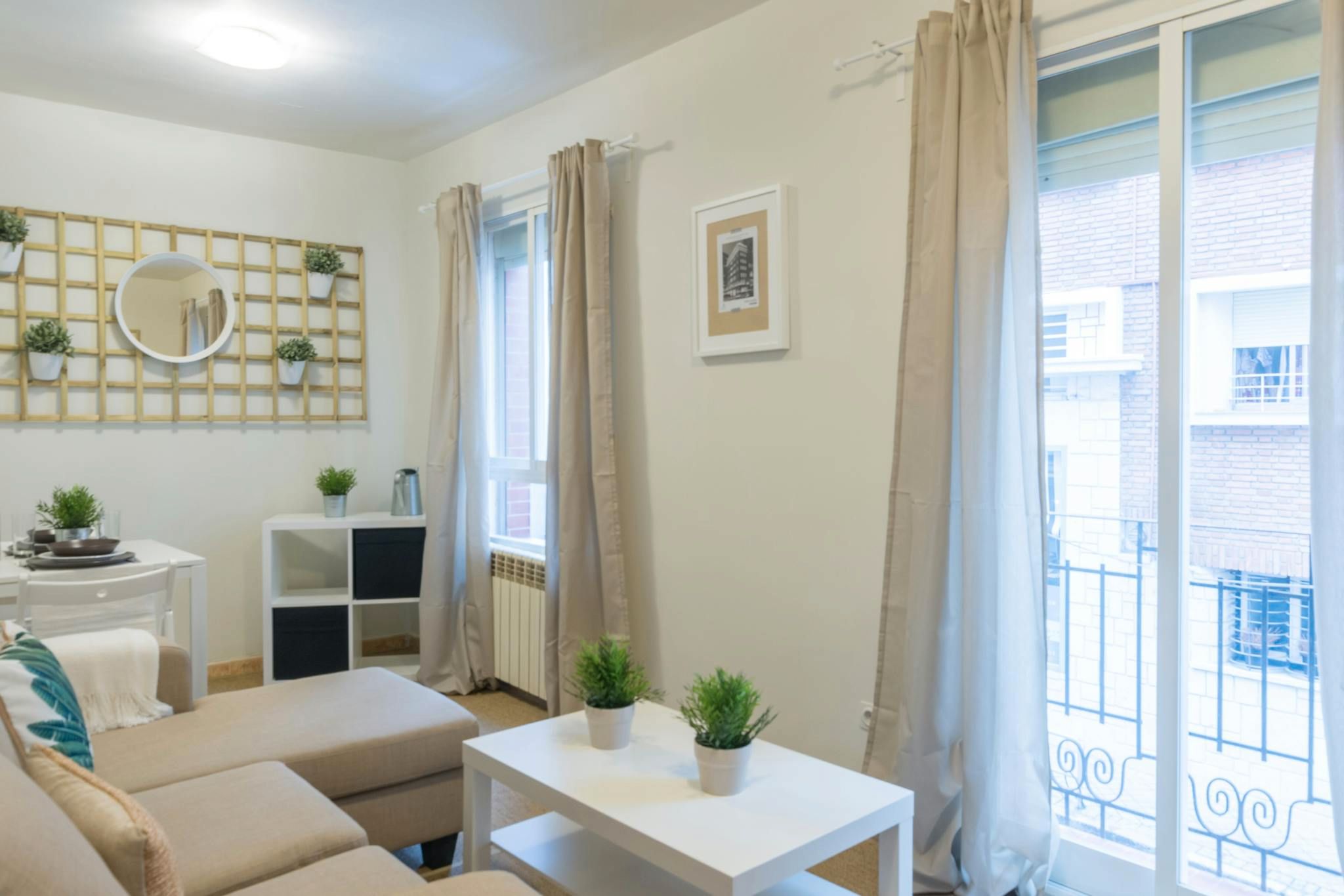 Living room of Flat for rent in  Madrid Capital  with Heating, Furnished and Washing machine
